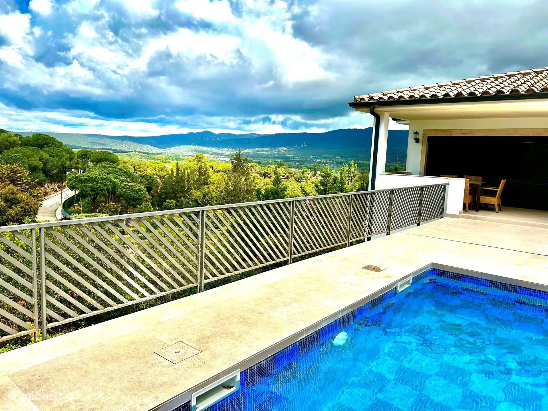 Vue depuis la piscine