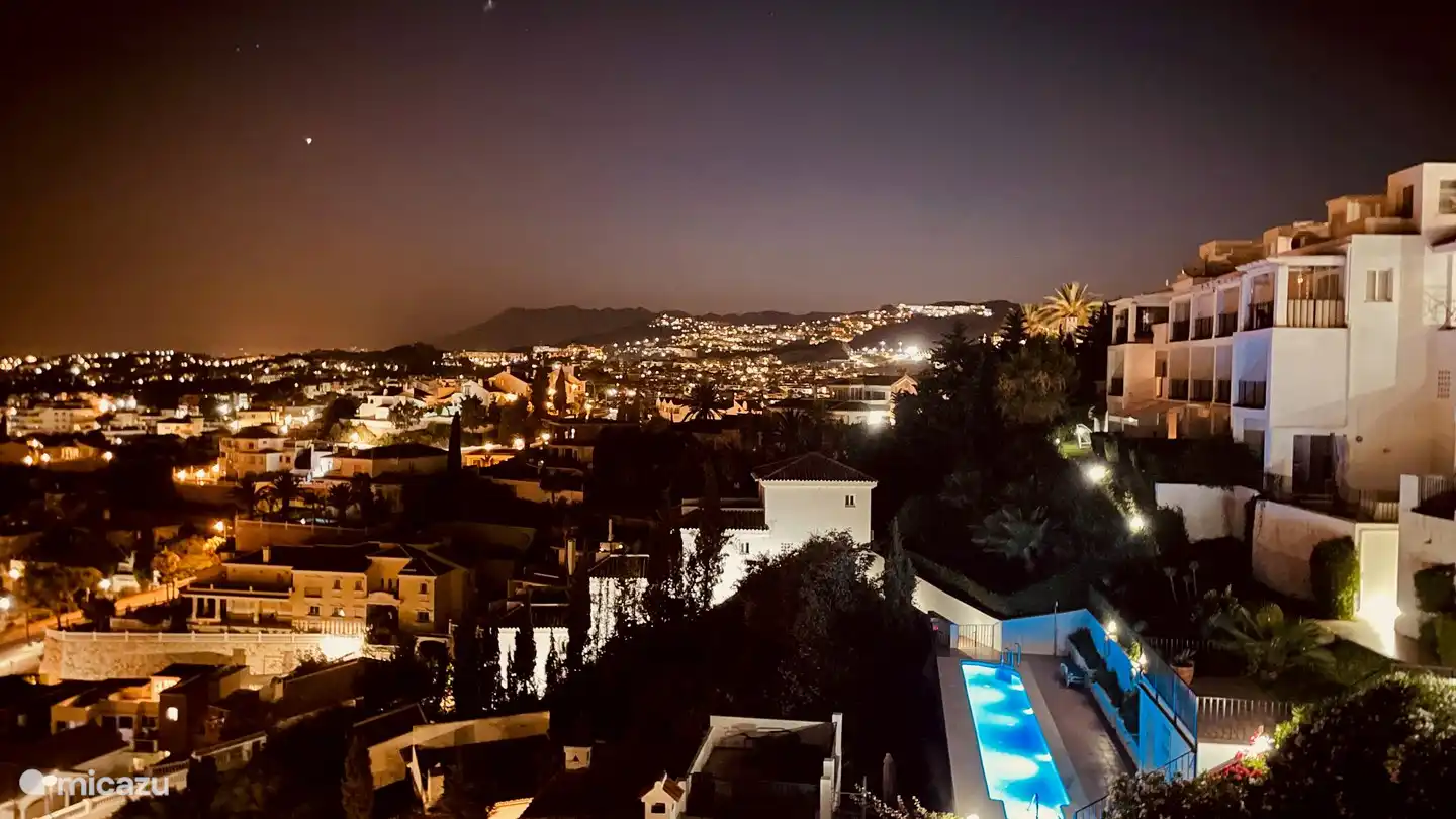 Vue de la terrasse la nuit