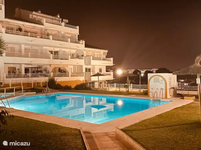 Location de Vacances Espagne, Costa del Sol, Riviera Del Sol, appartement - Appartement vue mer Mira Andalus Piscine la nuit