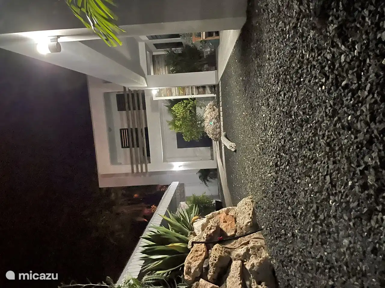 Boho garden in de avond