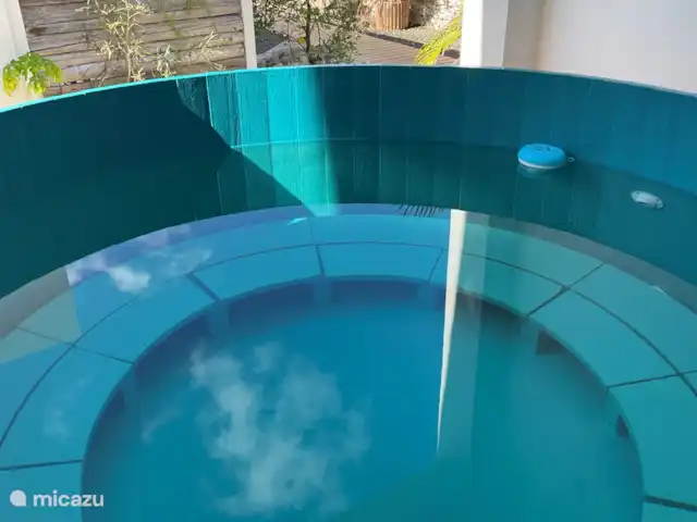 BohoGarden B - Fully airconditioned huren in Curaçao, Banda Ariba (oost), Jan Thiel - appartement Elk appartement heeft z’n eigen (zonverwarmde) Tub.