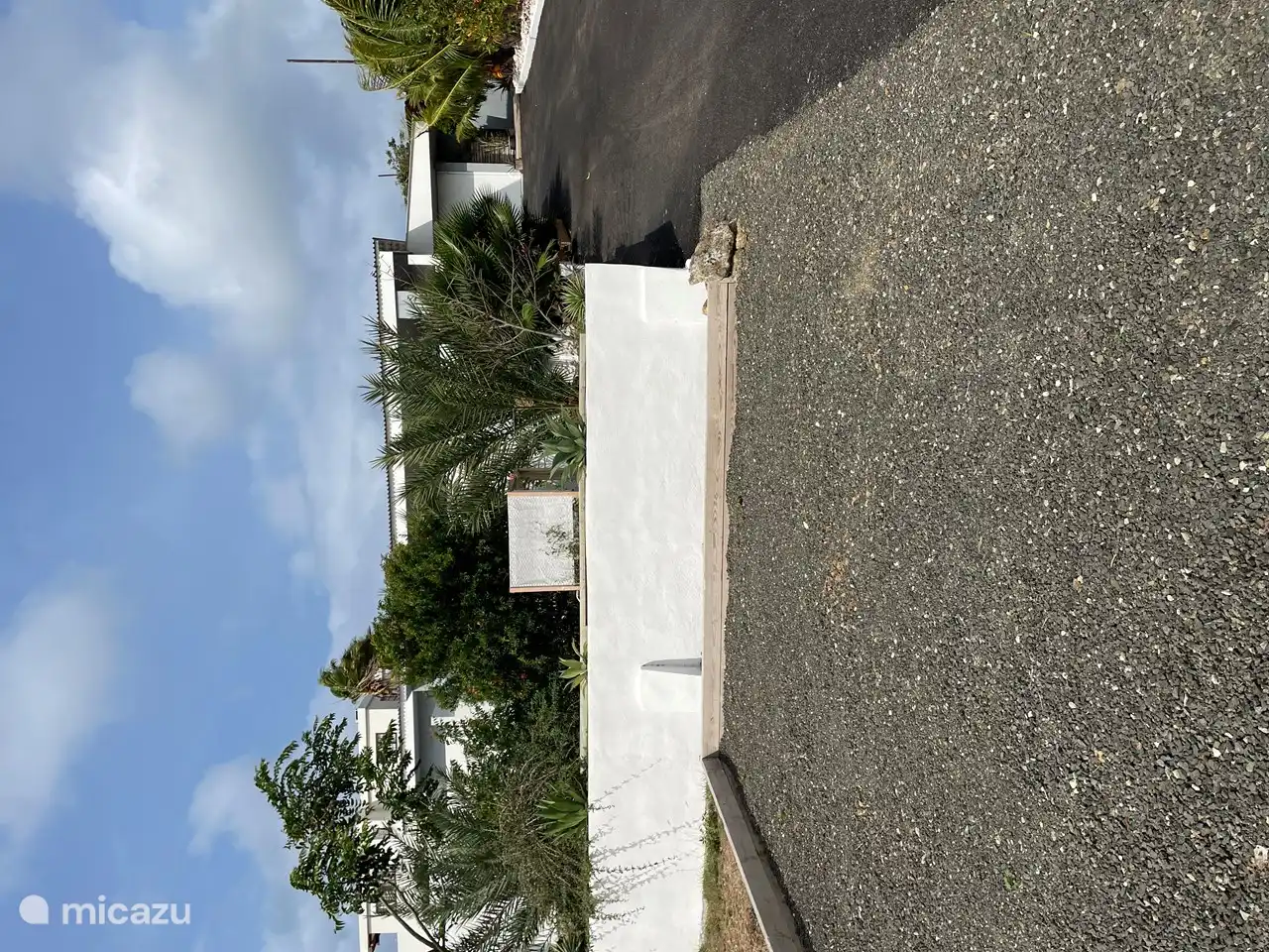 Elk appartement heeft een eigen parkeerplaats. Deze zit standaard bij je appartement.