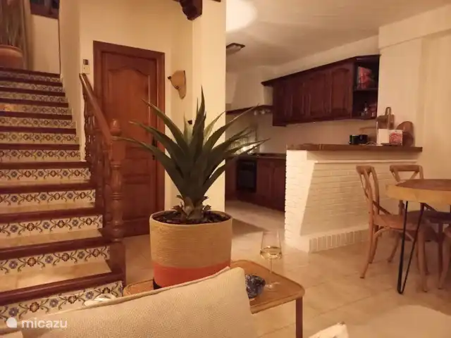 Casa Elsa Moraira huren in Spanje, Costa Blanca, Moraira - vakantiehuis Trap naar 1e verdieping.
Toegangsdeur badkamer/toilet op begane grond.