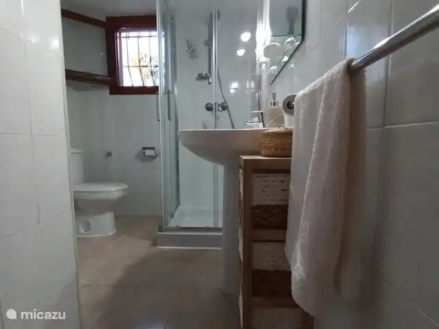 Casa Elsa Moraira huren in Spanje, Costa Blanca, Moraira - vakantiehuis Badkamer begane grond
- douchecabine
- wastafel
- toilet
- wasmachine.