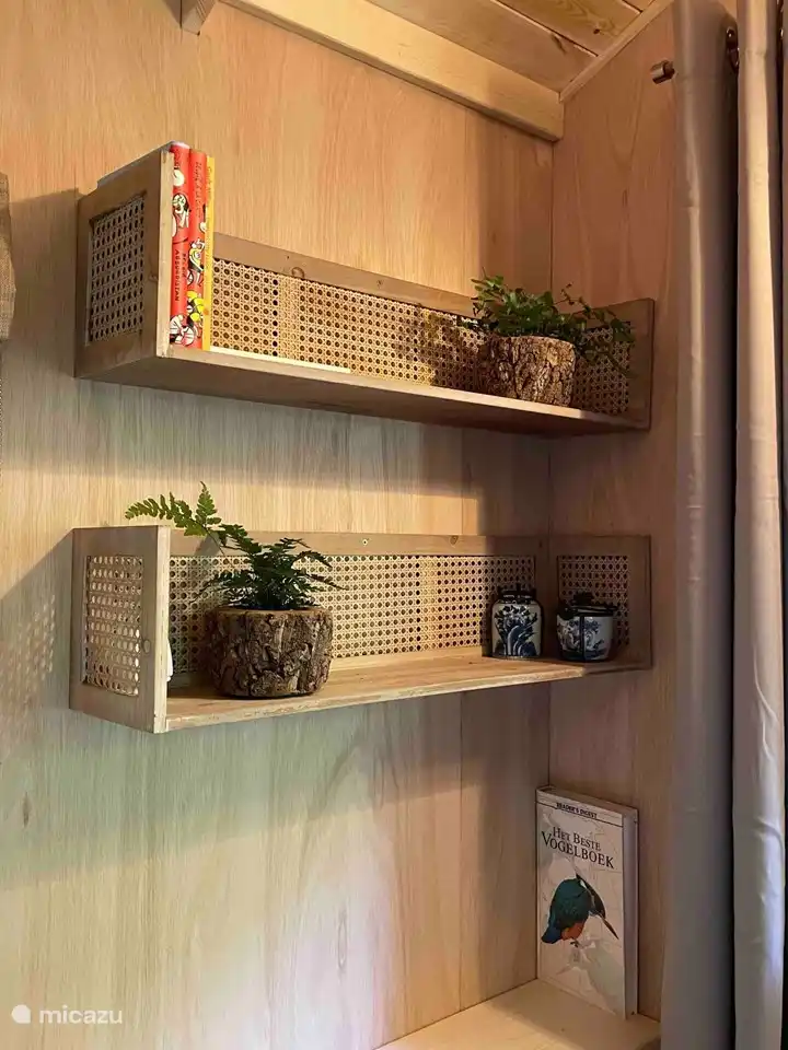 Leeshoekje bij het bed