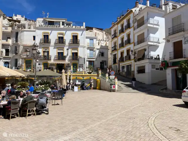 vakantiehuis huren in Spanje, Andalusië, Cómpeta – Finca Galliano Sfeervol Plaze de Axarquia Cómpeta met 3 terrassen voor drankjes, ontbijt, lunch en avondeten