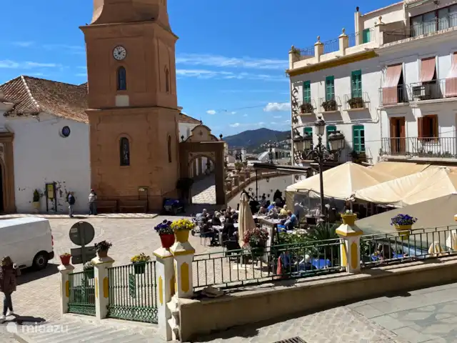 vakantiehuis huren in Spanje, Andalusië, Cómpeta – Finca Galliano Sfeervol Plaze de Axarquia Cómpeta met 3 terrassen voor drankjes, ontbijt, lunch en avondeten