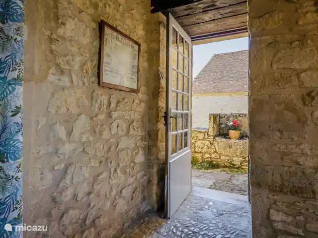 Puymilanne | France, Dordogne, Génis - maison de vacances Porte donnant sur le jardin