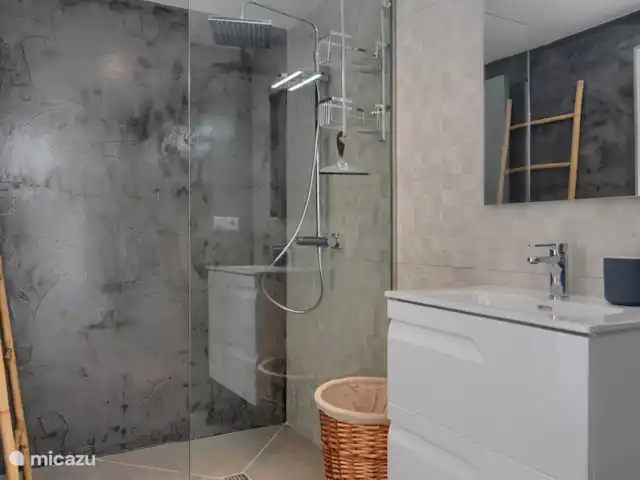 Villa Vista Mar Benissa avec piscine | Espagne, Costa Blanca, Benissa - villa 1 des belles salles de bains