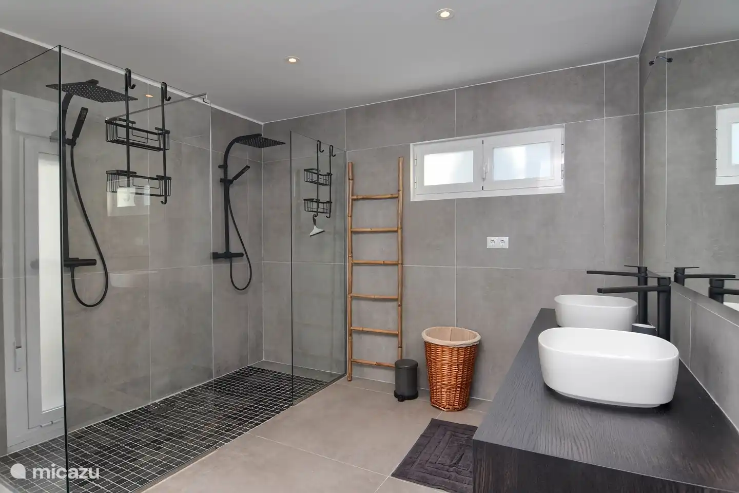 1 der schönen 4 Badezimmer