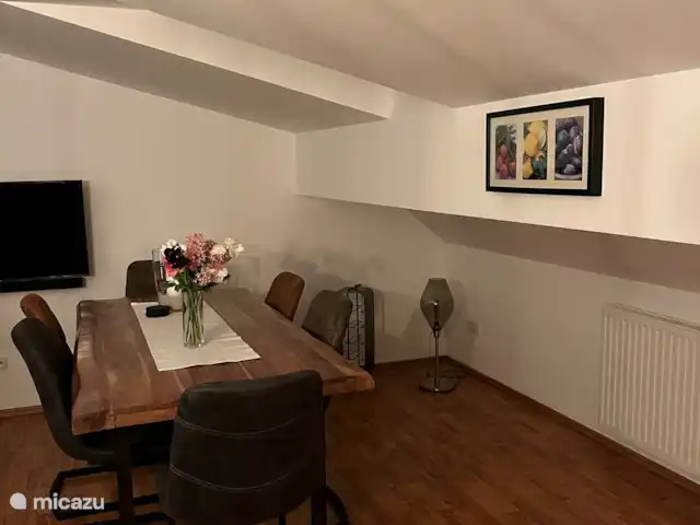 Alpenfun_r_und_l en Austria, Tirol, Fulpmes - apartamento Comedor y Smart TV