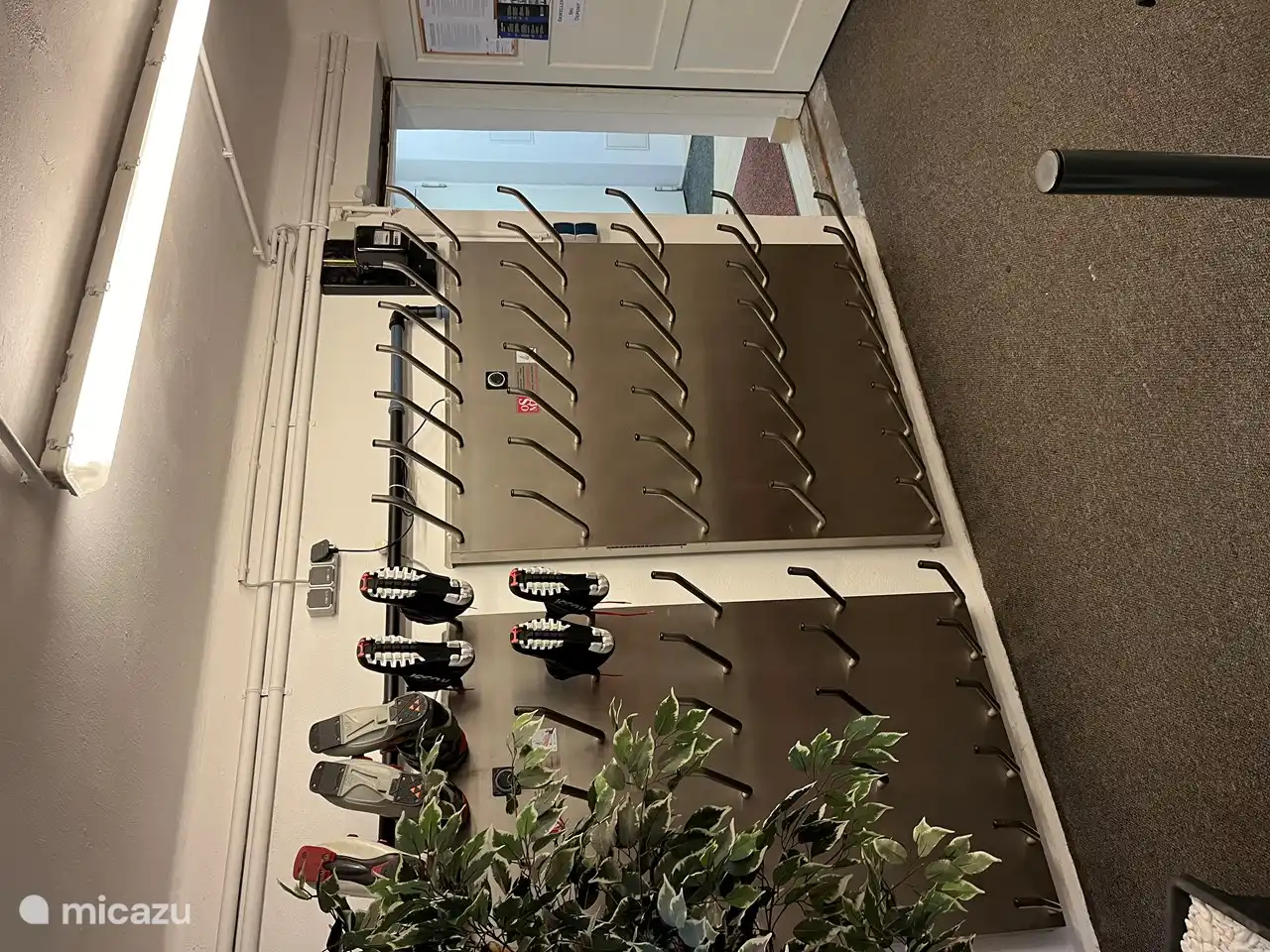 Drying rack for ski boots