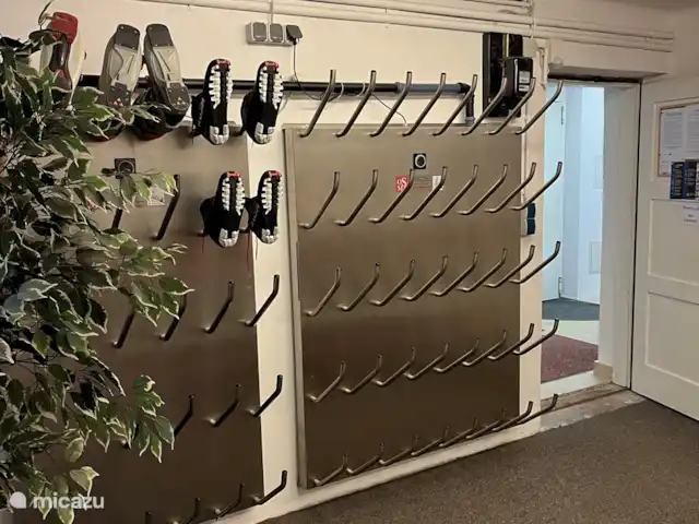 Alpenfun_r_und_l en Austria, Tirol, Fulpmes - apartamento Tendedero para botas de esquí