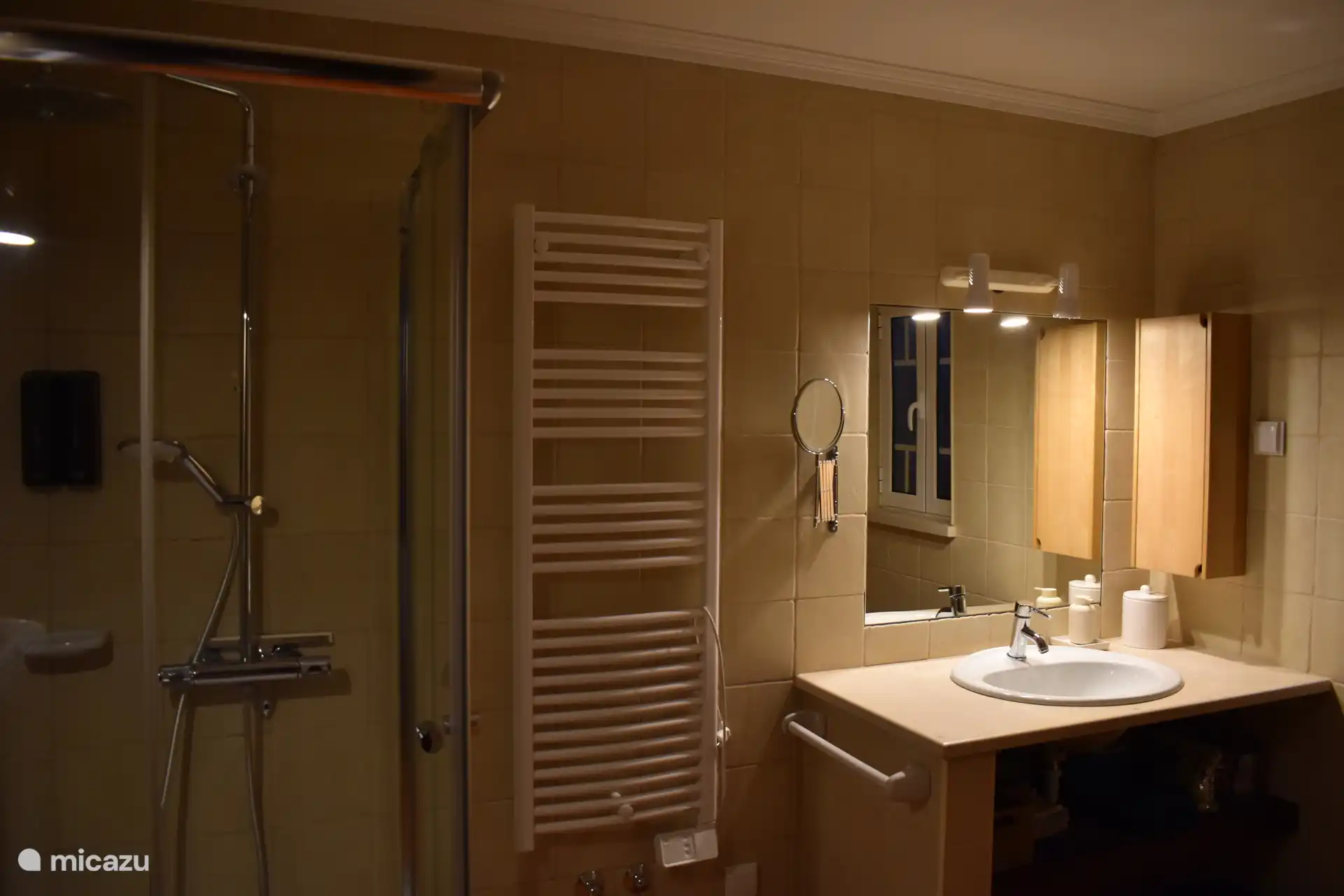 Photo atmosphérique d’une des salles de bain