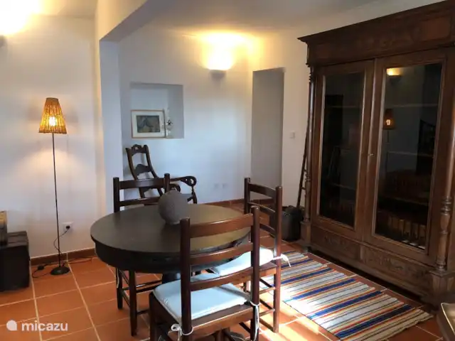 Quinta Da Cabana huren in Portugal, Costa de Prata, Salir de Matos - vakantiehuis Gezellig bijzettafeltje en ingang naar de achterste twee grote kamers