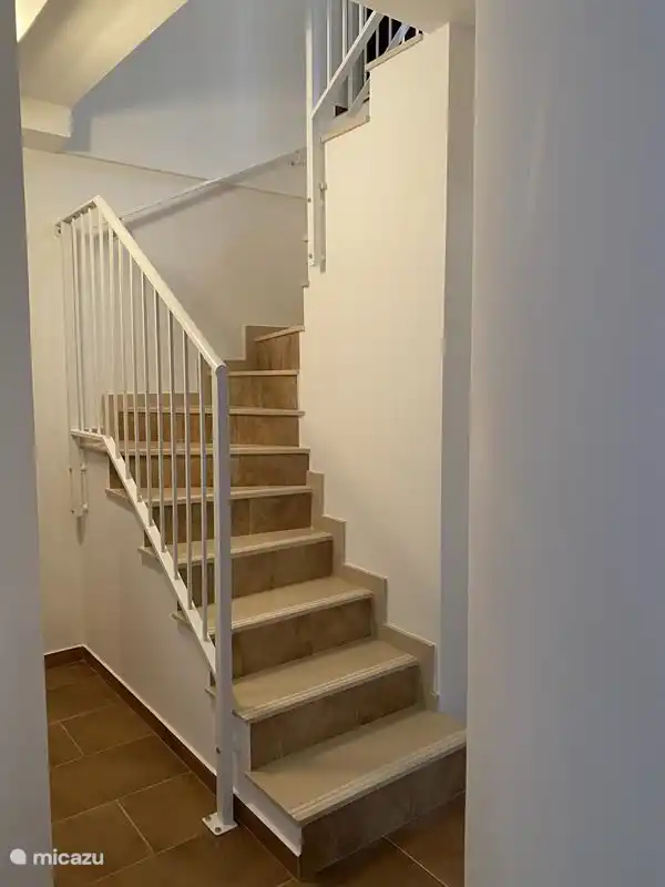 escaleras a los dormitorios