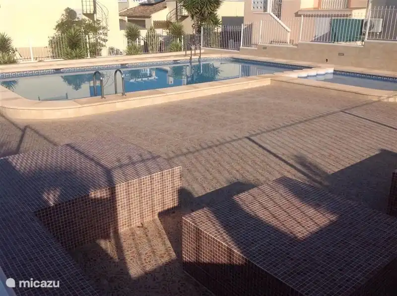 Vista desde la casa de la piscina comunitaria.