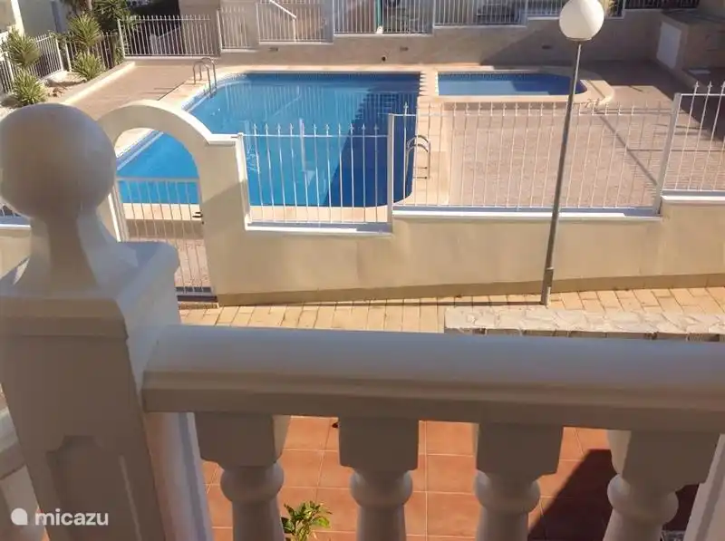 Vista desde la casa de la piscina comunitaria.