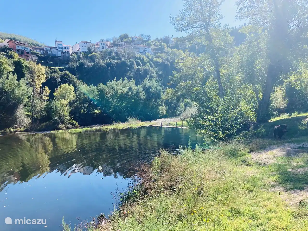 playa a las afueras del pueblo