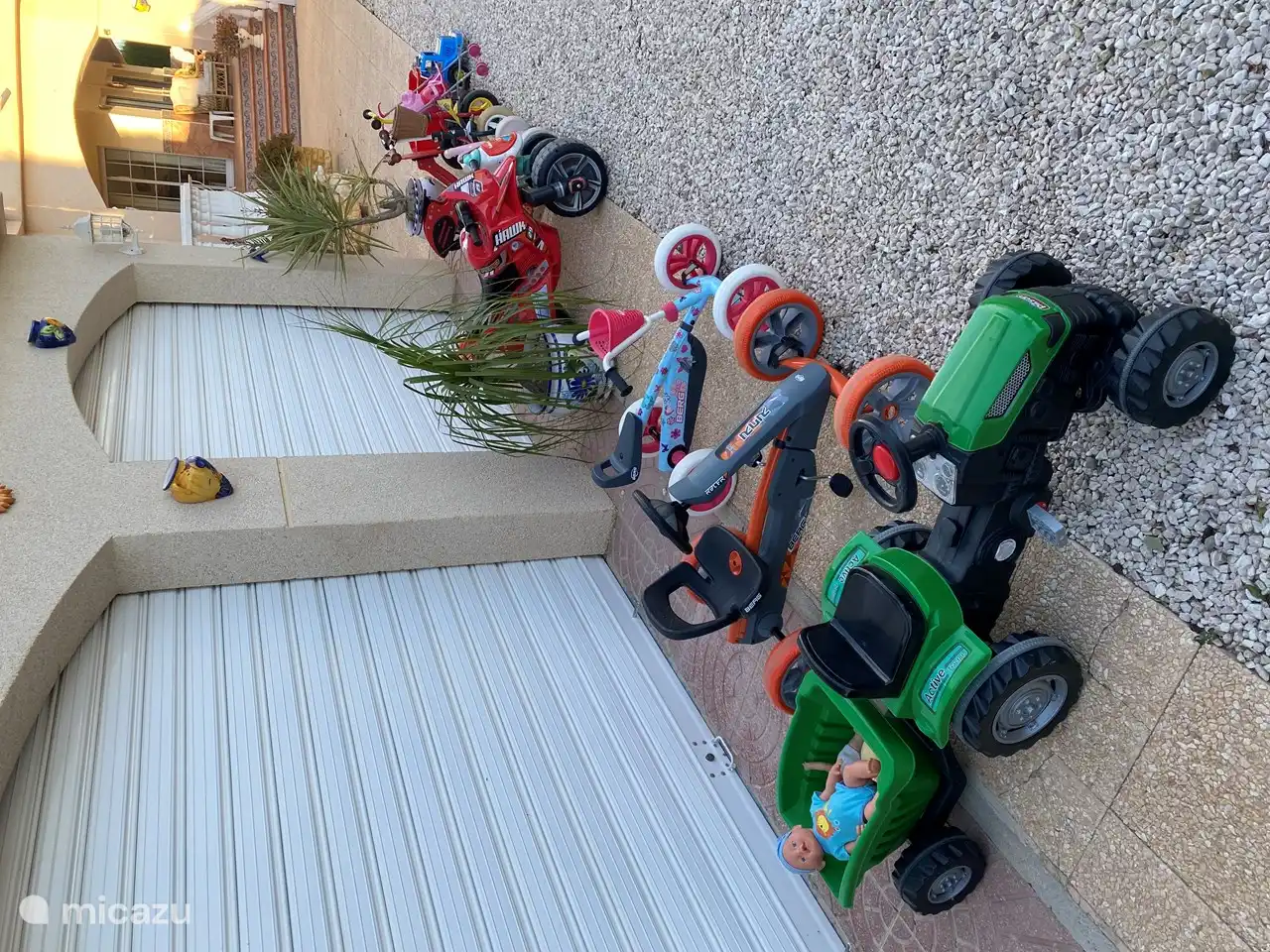 Genügend Kinderspielzeug für Groß und Klein