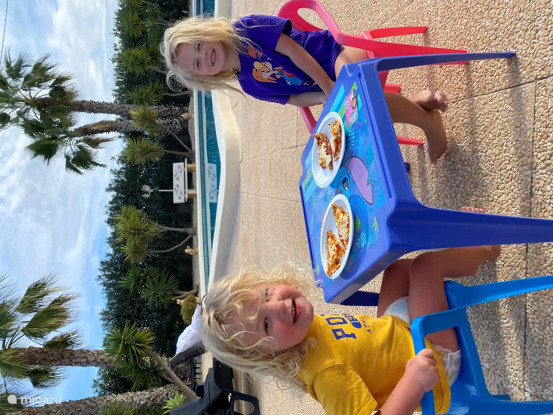 Kinder haben immer eine tolle Zeit, wenn sie hier sind. Der umzäunte Garten und der Rundumblick auf den Swimmingpool sorgen für einen unbeschwerten und sicheren Urlaub. Kinder können den gesamten Garten als Spielplatz nutzen, es gibt viele Spielsachen und das Schwimmbad lädt zum Planschen ein. 