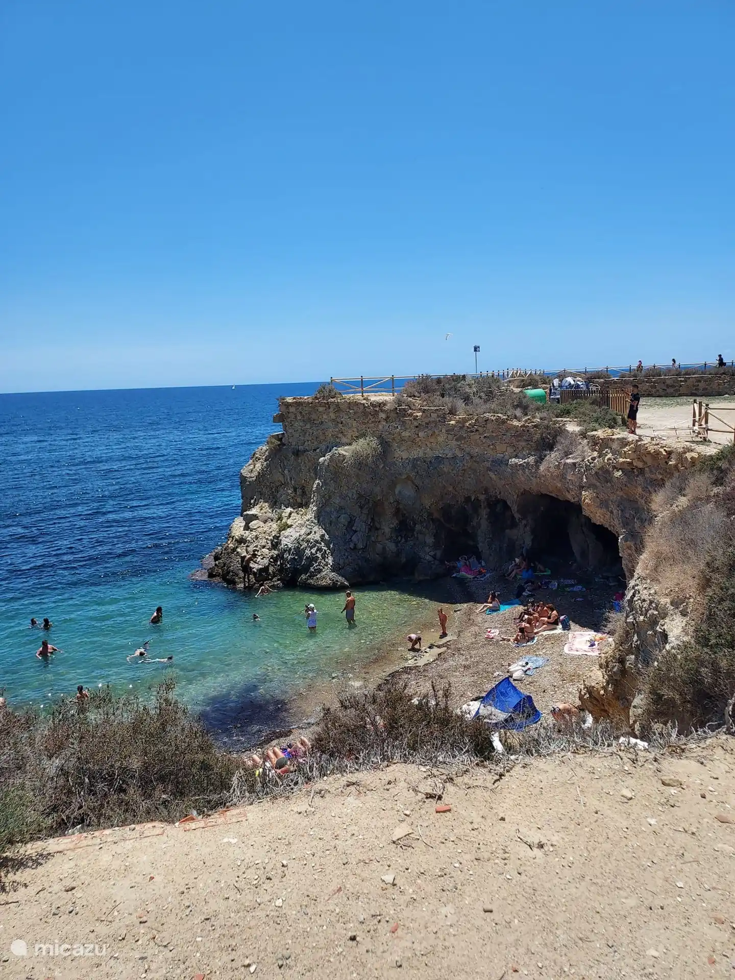 Die Bucht der Pirateninsel Isla Tabarca. 10 Minuten vom Haus entfernt können Sie die Fähre zu dieser schönen Insel für nur 10€ p.P. nehmen 