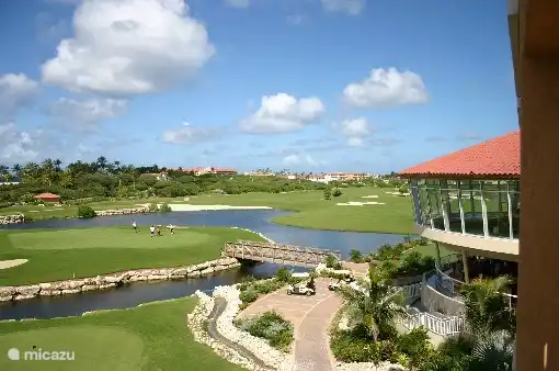 Golfplatz und Restaurant „Windows on Aruba“.