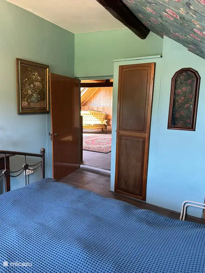 Vue du coin salon à l'étage.