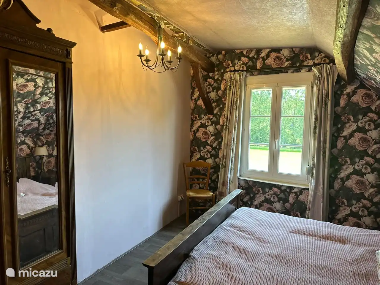 Une chambre à l'étage