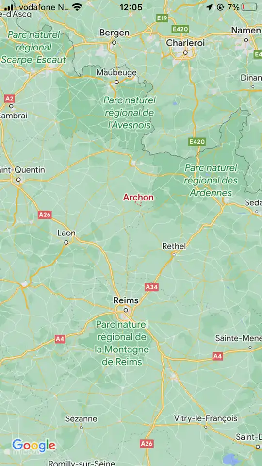 Le hameau d'Archon est situé dans un endroit très calme, avec des petits hameaux/villages, des forêts et des paysages vallonnés/vallonnés à proximité. Un peu plus loin, de belles villes historiques comme Laon, Reims et Sedan.