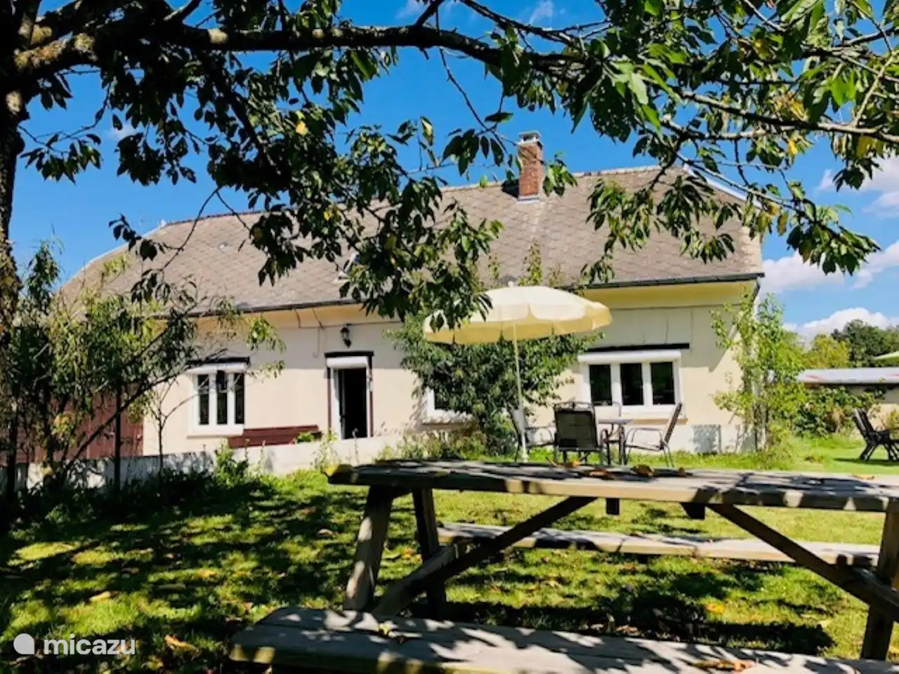 Façade de la maison, exposée sud.