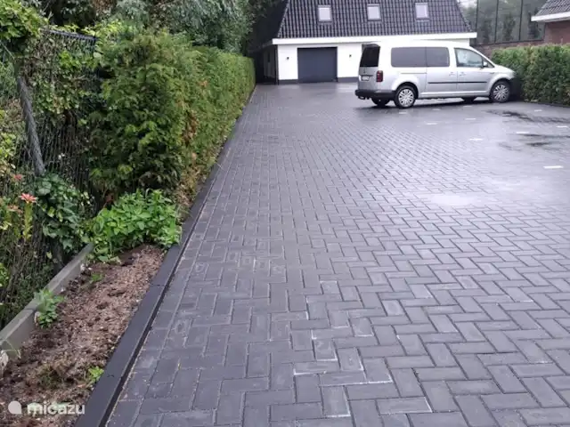 bed & breakfast huren in Nederland, Gelderland, Apeldoorn – Huisje Wenum: kamer 2 - Edelhert Voldoende parkeergelegenheid op eigen terrein.