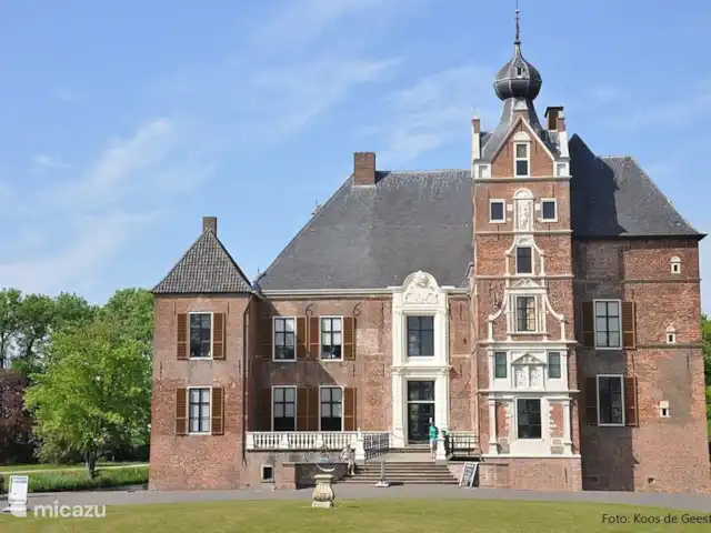 bed & breakfast huren in Nederland, Gelderland, Apeldoorn – Huisje Wenum: kamer 2 - Edelhert Het nabijgelegen Kasteel Cannenburgh in Vaassen.
