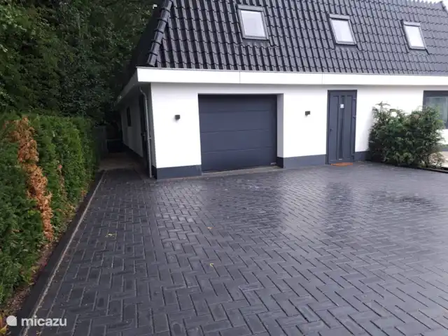 bed & breakfast huren in Nederland, Gelderland, Apeldoorn – Huisje Wenum: 4 - Wolf Eigen ingang Huisje Wenum