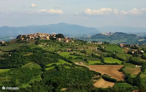 Vue sur Monte Castello di Vibio (accessible à pied en 10 minutes)
