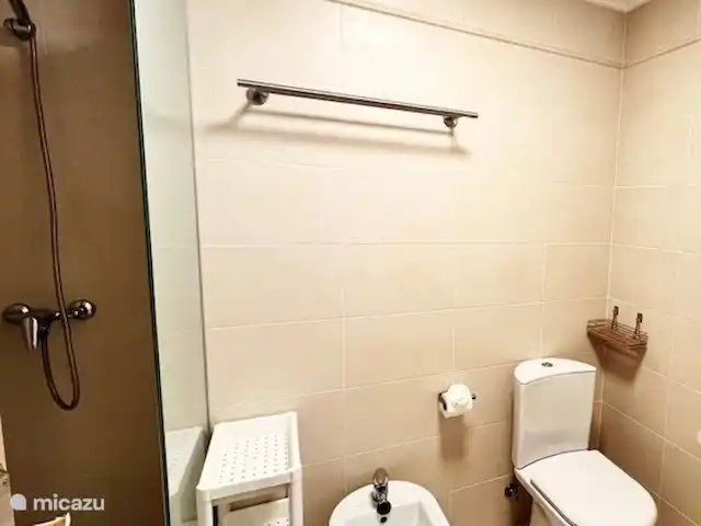 Apartamento Bahía Calpe en España, Costa Blanca, Calpe - apartamento Cuarto de baño con ducha a ras de suelo.
