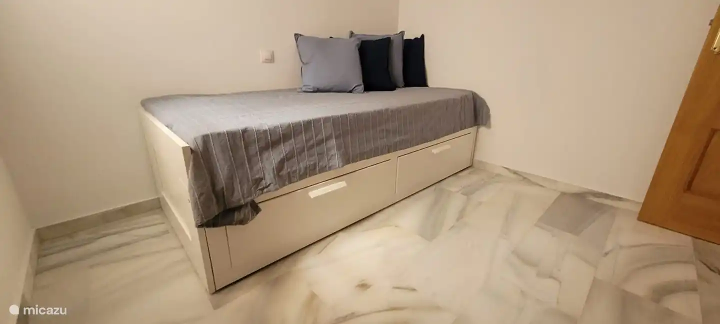 2do dormitorio con cama: 80x200/160x200