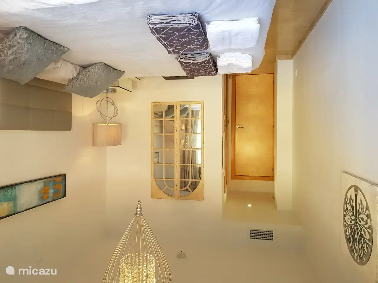 180cm king-size bed.