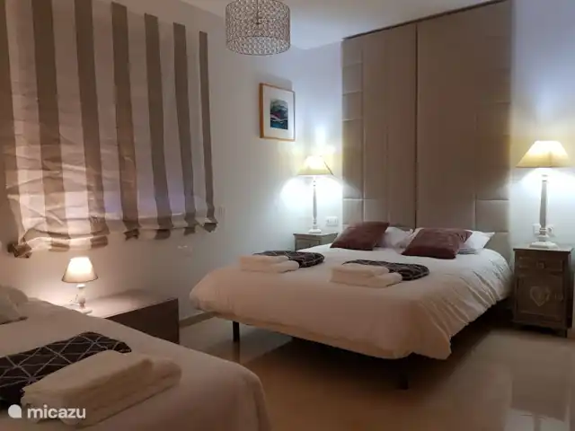 Location de Vacances Espagne, Costa Blanca, Benissa, appartement - La Marquandière Lit de 140cm pour cette belle chambre familiale.