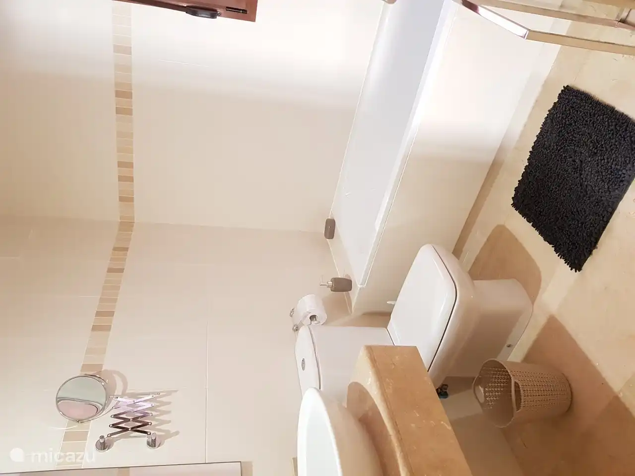 Family bathroom with toilet, sink and bath