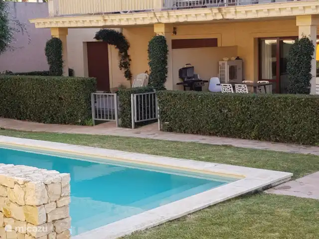 Location de Vacances Espagne, Costa Blanca, Benissa, appartement - La Marquandière La piscine est juste en face de l'appartement