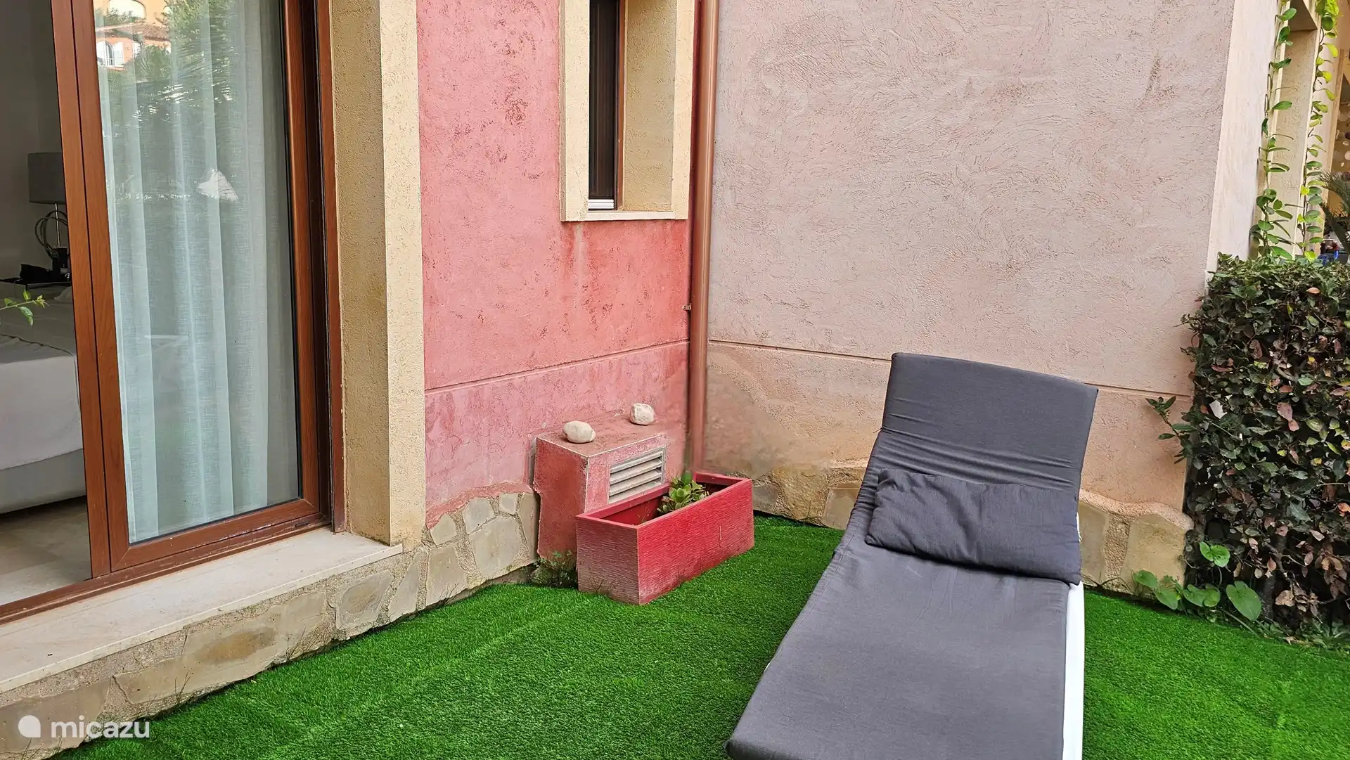 Terrace just in front of the parenale room