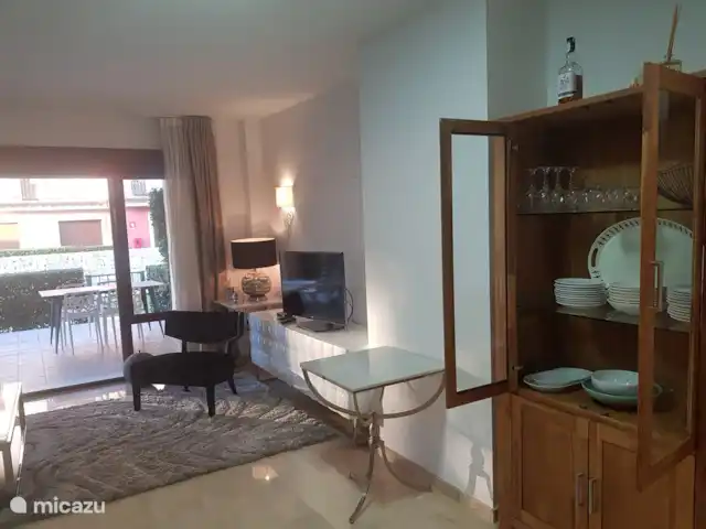 Location de Vacances Espagne, Costa Blanca, Benissa, appartement - La Marquandière Grand séjour lumineux face à la piscine.