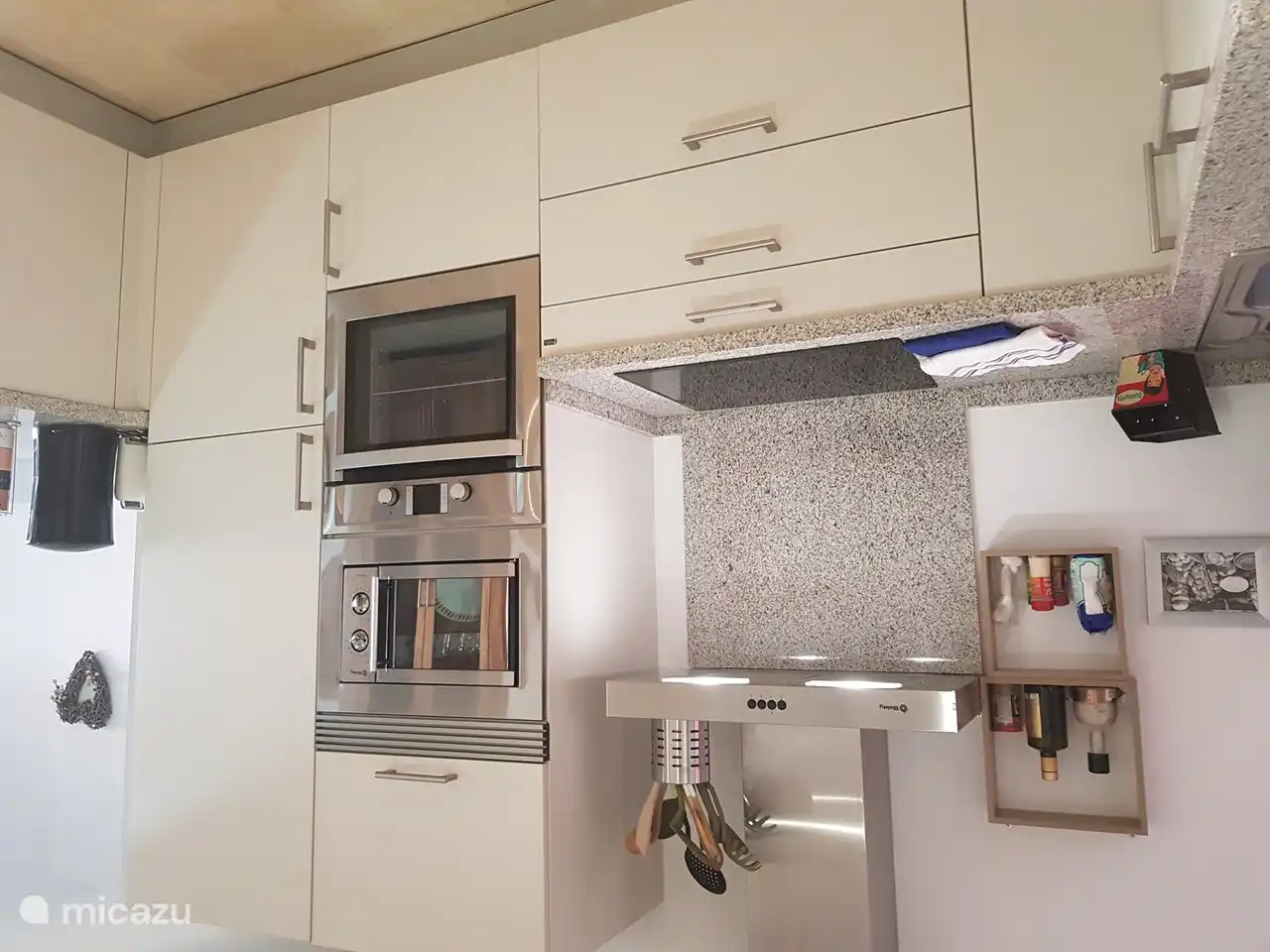 Nice and practical kitchen for cooking.