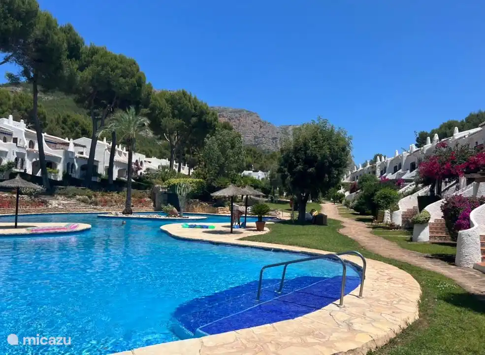 La piscina comunitaria.