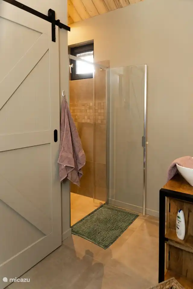 Inklusive Badetücher.