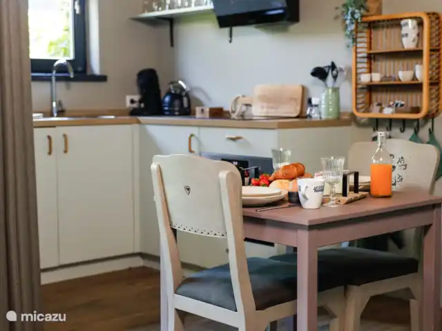 Le rêveur | Pays-Bas, Brabant-Septentrional,  Wilbertoord - maison de vacances Cuisine confortable entièrement équipée avec plaque à induction, four à micro-ondes, senseo, bouilloire et tous les ustensiles de cuisine. Du café et du thé sont également disponibles dans le chalet.