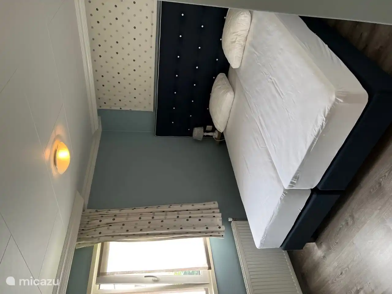 Schlafzimmer mit 2 Pers. Boxspring