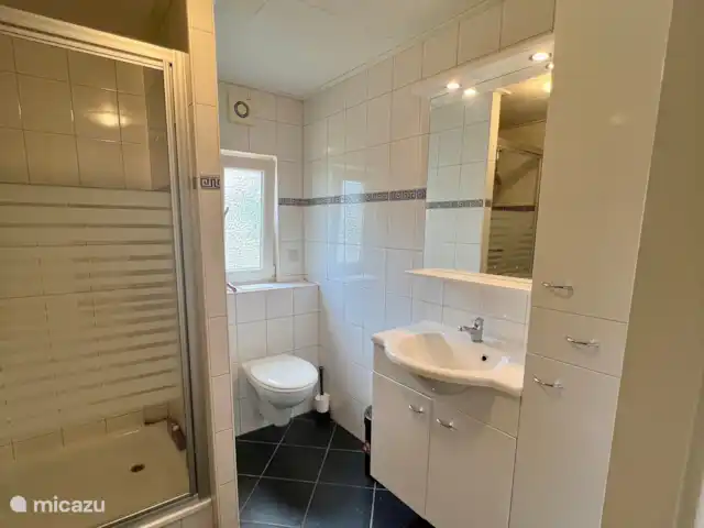 Location de Vacances Pays-Bas, Zélande, Breskens, chalet - Maison de plage blanche Salle de bains