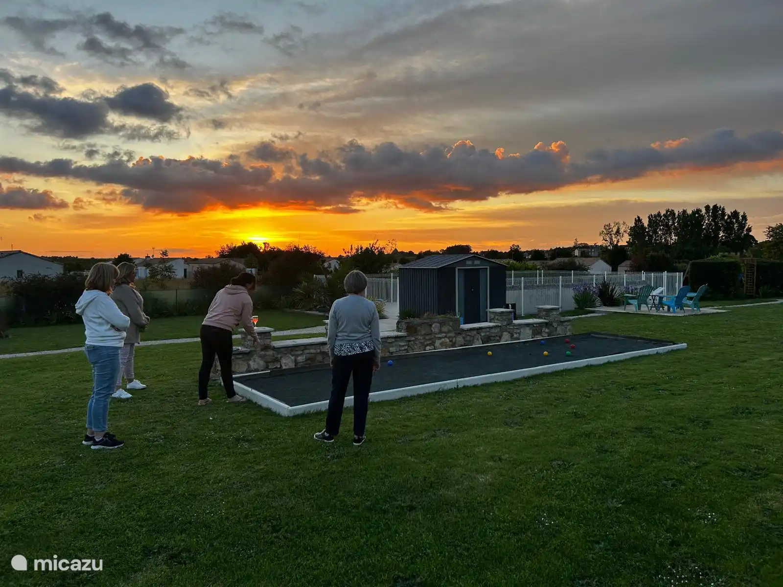 Boule bei Sonnenuntergang